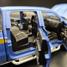 Load image into Gallery viewer, Explorafind 2022 Chevrolet Silverado 1500 Matte Blue 1:32 Die Cast Pickup
