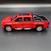 Load image into Gallery viewer, Explorafind 2022 Chevrolet Silverado 1500 Matte Red 1:32 Die Cast Pickup
