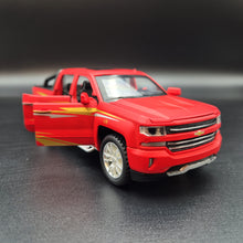 Load image into Gallery viewer, Explorafind 2022 Chevrolet Silverado 1500 Matte Red 1:32 Die Cast Pickup
