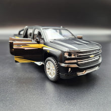 Load image into Gallery viewer, Explorafind 2022 Chevrolet Silverado 1500 Matte Black 1:32 Die Cast Pickup
