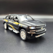 Load image into Gallery viewer, Explorafind 2022 Chevrolet Silverado 1500 Matte Black 1:32 Die Cast Pickup
