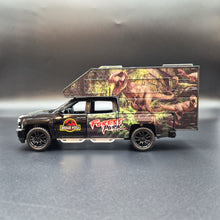 Load image into Gallery viewer, Explorafind 2022 Chevrolet Silverado Camper Black 1:32 Die Cast Pickup
