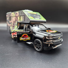 Load image into Gallery viewer, Explorafind 2022 Chevrolet Silverado Camper Black 1:32 Die Cast Pickup
