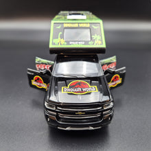 Load image into Gallery viewer, Explorafind 2022 Chevrolet Silverado Camper Black 1:32 Die Cast Pickup
