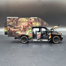 Load image into Gallery viewer, Explorafind 2022 Chevrolet Silverado Camper Black 1:32 Die Cast Pickup
