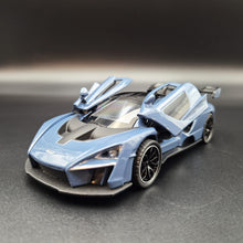 Load image into Gallery viewer, Explorafind 2019 McLaren Senna Blue/Grey 1:32 Die Cast Car
