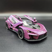 Load image into Gallery viewer, Explorafind 2019 McLaren Senna Purple 1:32 Die Cast Car
