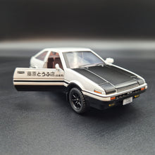 Load image into Gallery viewer, Explorafind 1986 Toyota Trueno AE86 &quot;Initial D&quot; White 1:32 Die Cast Car
