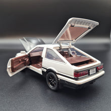 Load image into Gallery viewer, Explorafind 1986 Toyota Trueno AE86 &quot;Initial D&quot; White 1:32 Die Cast Car
