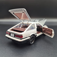 Load image into Gallery viewer, Explorafind 1986 Toyota Trueno AE86 &quot;Initial D&quot; White 1:32 Die Cast Car
