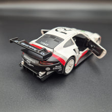 Load image into Gallery viewer, Explorafind 2019 Porsche 911 RSR White 1:32 Die Cast Car
