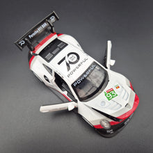 Load image into Gallery viewer, Explorafind 2019 Porsche 911 RSR White 1:32 Die Cast Car
