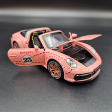 Load image into Gallery viewer, Explorafind 2021 Porsche 911 Targa 4S Pink 1:32 Die Cast Car
