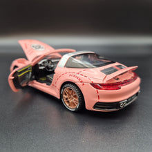 Load image into Gallery viewer, Explorafind 2021 Porsche 911 Targa 4S Pink 1:32 Die Cast Car
