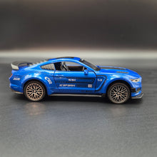 Load image into Gallery viewer, Explorafind 2022 Ford Mustang Shelby GT500 Blue 1:32 Die Cast Car
