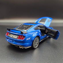 Load image into Gallery viewer, Explorafind 2022 Ford Mustang Shelby GT500 Blue 1:32 Die Cast Car
