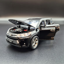 Load image into Gallery viewer, Explorafind 2019 Toyota Highlander Black 1:32 Die Cast Car
