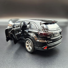 Load image into Gallery viewer, Explorafind 2019 Toyota Highlander Black 1:32 Die Cast Car
