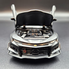 Load image into Gallery viewer, Explorafind 2020 Chevrolet Camaro ZL1 Matte Black 1:32 Die Cast Car
