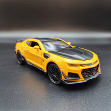 Load image into Gallery viewer, Explorafind 2020 Chevrolet Camaro ZL1 Yellow 1:32 Die Cast Car
