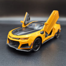 Load image into Gallery viewer, Explorafind 2020 Chevrolet Camaro ZL1 Yellow 1:32 Die Cast Car
