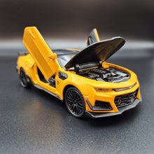 Load image into Gallery viewer, Explorafind 2020 Chevrolet Camaro ZL1 Yellow 1:32 Die Cast Car
