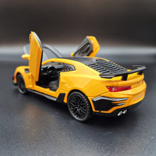 Load image into Gallery viewer, Explorafind 2020 Chevrolet Camaro ZL1 Yellow 1:32 Die Cast Car
