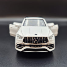 Load image into Gallery viewer, Explorafind 2022 Mercedes-Benz Maybach GLE 63 S White 1:36 Die Cast Car
