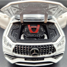 Load image into Gallery viewer, Explorafind 2022 Mercedes-Benz Maybach GLE 63 S White 1:36 Die Cast Car
