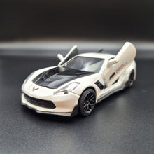 Load image into Gallery viewer, Explorafind 2016 Chevrolet Corvette Z06 C7.R White 1:32 Die Cast Car
