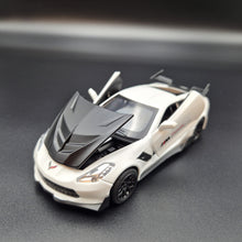 Load image into Gallery viewer, Explorafind 2016 Chevrolet Corvette Z06 C7.R White 1:32 Die Cast Car
