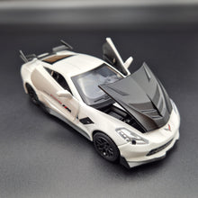 Load image into Gallery viewer, Explorafind 2016 Chevrolet Corvette Z06 C7.R White 1:32 Die Cast Car
