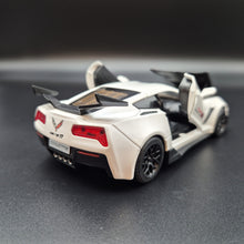 Load image into Gallery viewer, Explorafind 2016 Chevrolet Corvette Z06 C7.R White 1:32 Die Cast Car
