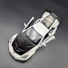 Load image into Gallery viewer, Explorafind 2016 Chevrolet Corvette Z06 C7.R White 1:32 Die Cast Car
