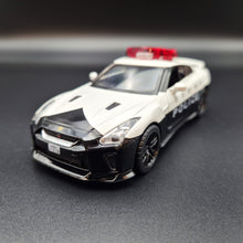 Load image into Gallery viewer, Explorafind 2018 Nissan GT-R Police Car White/Black 1:32 Die Cast Car
