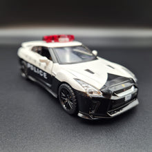 Load image into Gallery viewer, Explorafind 2018 Nissan GT-R Police Car White/Black 1:32 Die Cast Car
