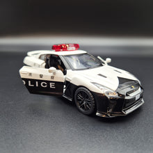 Load image into Gallery viewer, Explorafind 2018 Nissan GT-R Police Car White/Black 1:32 Die Cast Car
