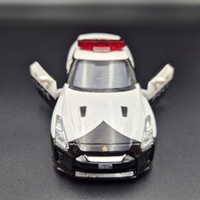 Load image into Gallery viewer, Explorafind 2018 Nissan GT-R Police Car White/Black 1:32 Die Cast Car
