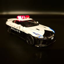 Load image into Gallery viewer, Explorafind 2018 Nissan GT-R Police Car White/Black 1:32 Die Cast Car
