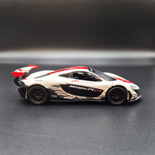 Load image into Gallery viewer, Explorafind 2016 McLaren P1 GTR White 1:32 Die Cast Car
