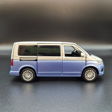 Load image into Gallery viewer, Explorafind 2018 Volkswagen T6 Multivan Silver/Blue 1:32 Die Cast Van
