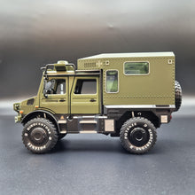 Load image into Gallery viewer, Explorafind 2000 Mercedes Benz Unimog Off Road RV Army Green 1:32 Die Cast Truck
