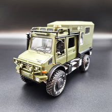 Load image into Gallery viewer, Explorafind 2000 Mercedes Benz Unimog Off Road RV Army Green 1:32 Die Cast Truck
