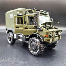 Load image into Gallery viewer, Explorafind 2000 Mercedes Benz Unimog Off Road RV Army Green 1:32 Die Cast Truck
