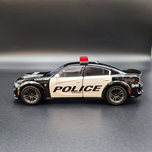 Load image into Gallery viewer, Explorafind 2023 Dodge Charger Hellcat Police Car Black 1:32 Die Cast Car
