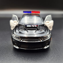 Load image into Gallery viewer, Explorafind 2023 Dodge Charger Hellcat Police Car Black 1:32 Die Cast Car
