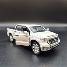 Load image into Gallery viewer, Explorafind 2019 Toyota Tundra White 1:32 Die Cast Car
