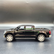 Load image into Gallery viewer, Explorafind 2019 Toyota Tundra Black 1:32 Die Cast Car
