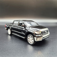 Load image into Gallery viewer, Explorafind 2019 Toyota Tundra Black 1:32 Die Cast Car
