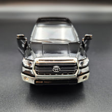 Load image into Gallery viewer, Explorafind 2019 Toyota Tundra Black 1:32 Die Cast Car
